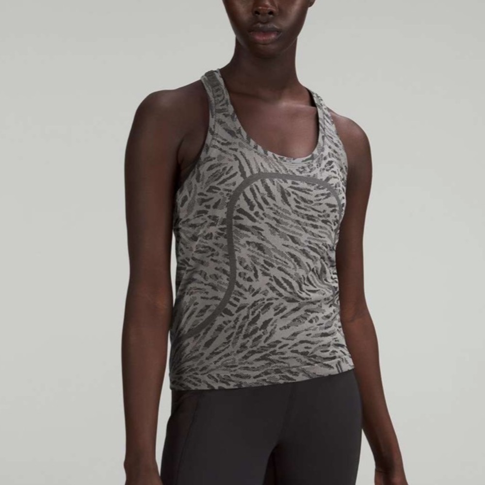 Lululemon Swiftly Tech Racerback Tank Top 2.0 *Race Length Black / Grey Size 6